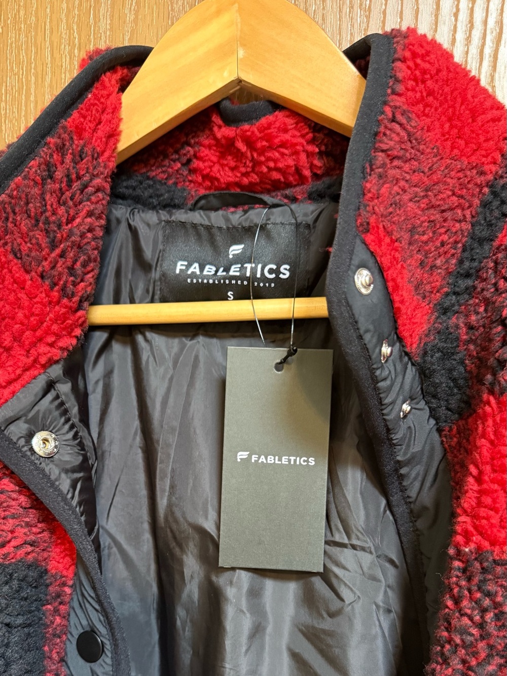 NWT Fabletics Red Black Buffalo Plaid Sherpa Jacket Women’s - Picture 6 of 6